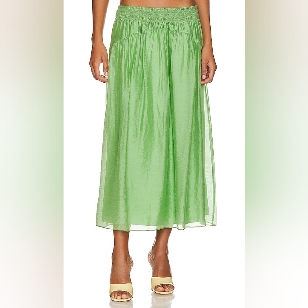 VINCE NWT Smocked Waist Pull On Skirt in Sprout - Picture 3 of 13